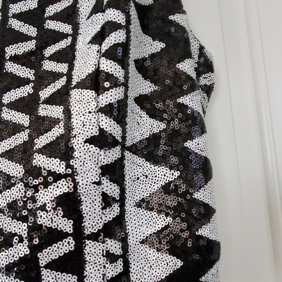 Charlotte Russell Crop Top Jr.XL, 5/$50 - Picture 4 of 4